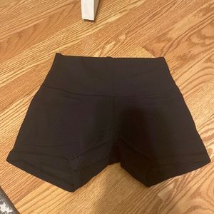 Lululemon align high rise 4” short